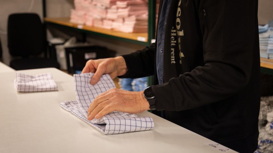 resolut erhvervsrengøring tekstil medarbejder